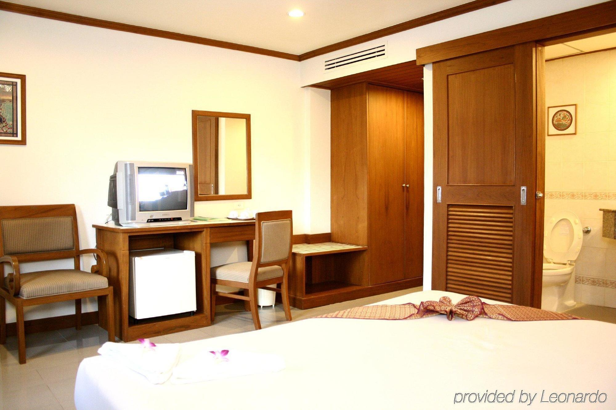 Rattana Beach Hotel Karon Eksteriør billede