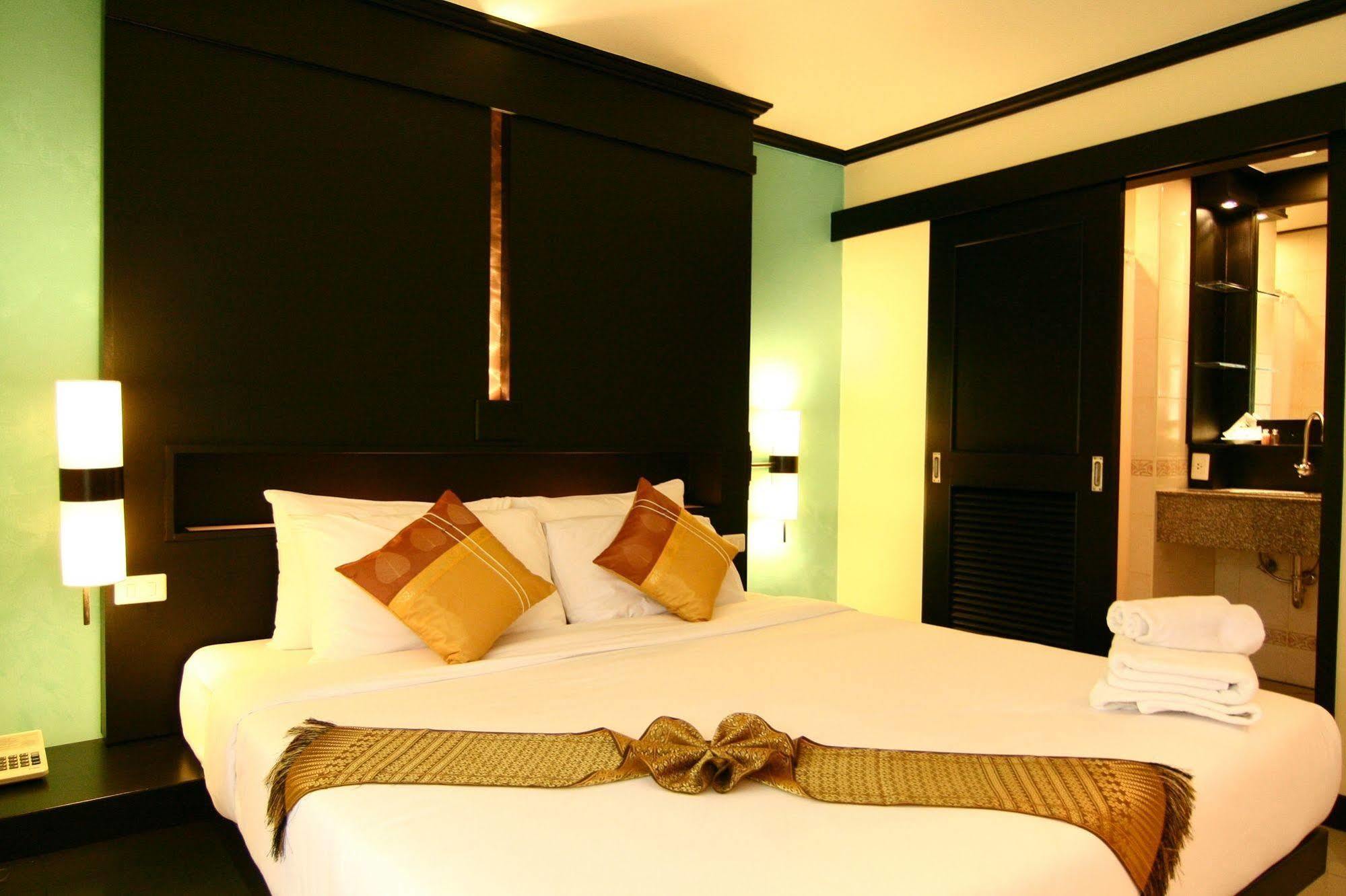 Rattana Beach Hotel Karon Eksteriør billede